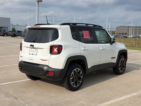 Used 2023 Jeep Renegade Trailhawk image 5
