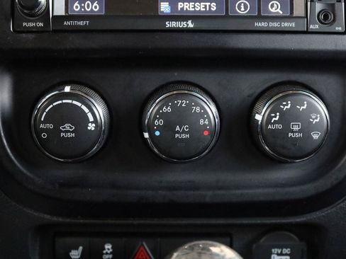 Used 2016 Jeep Patriot High Altitude AWD/4WD image 29