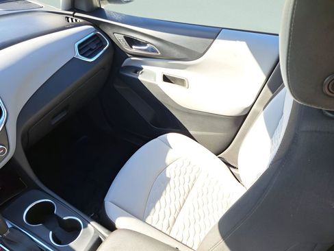 Used 2020 Chevrolet Equinox LT image 12