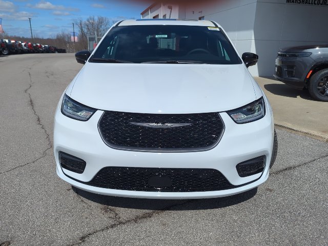 New 2026 Chrysler Pacifica Select FWD image 3