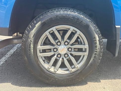 Used 2023 Chevrolet Colorado LT AWD/4WD image 38