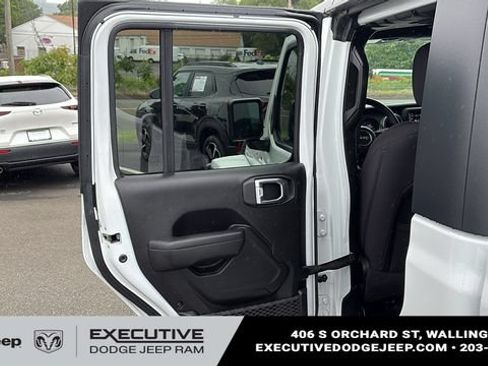Used 2022 Jeep Gladiator Sport AWD/4WD image 21