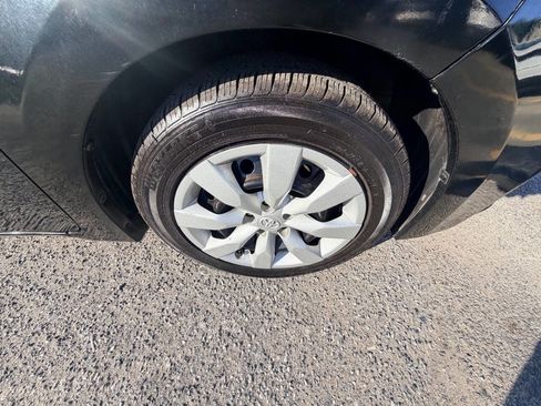 Used 2014 Toyota Corolla LE FWD image 45