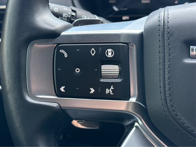 Used 2024 Land Rover Discovery Dynamic SE AWD/4WD image 34