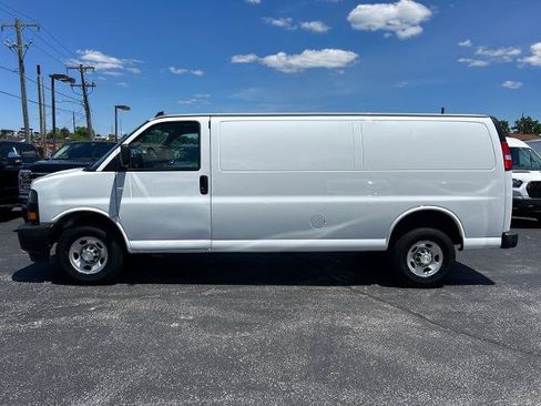Used 2020 Chevrolet Express 3500 Extended RWD image 4
