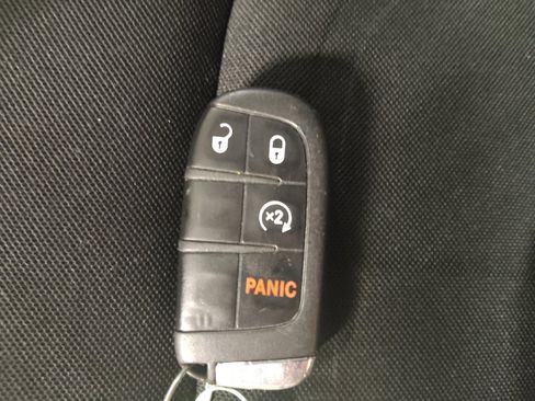 Used 2020 Jeep Renegade Latitude FWD image 32
