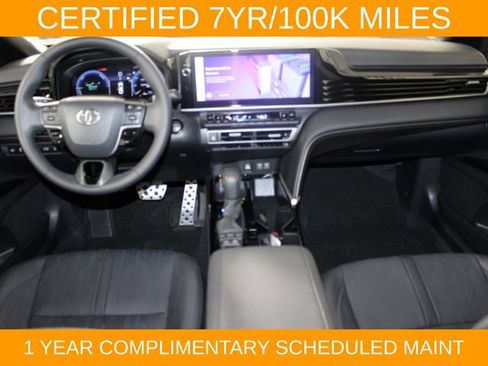 Used 2025 Toyota Camry XSE FWD image 13