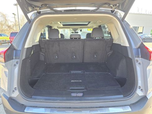 Used 2023 Nissan Rogue SL w/ SL Premium Package image 17