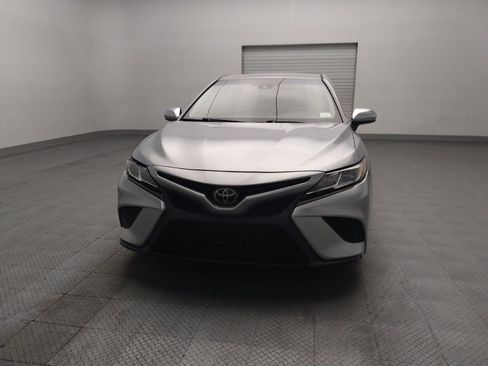 Used 2020 Toyota Camry SE FWD image 15