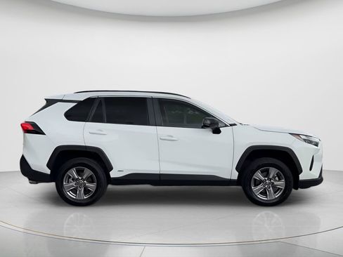 Used 2025 Toyota RAV4 LE AWD/4WD image 8