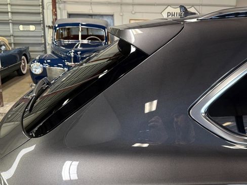 Used 2018 Bentley Bentayga image 37