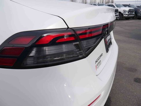 Used 2024 Honda Accord Touring image 10