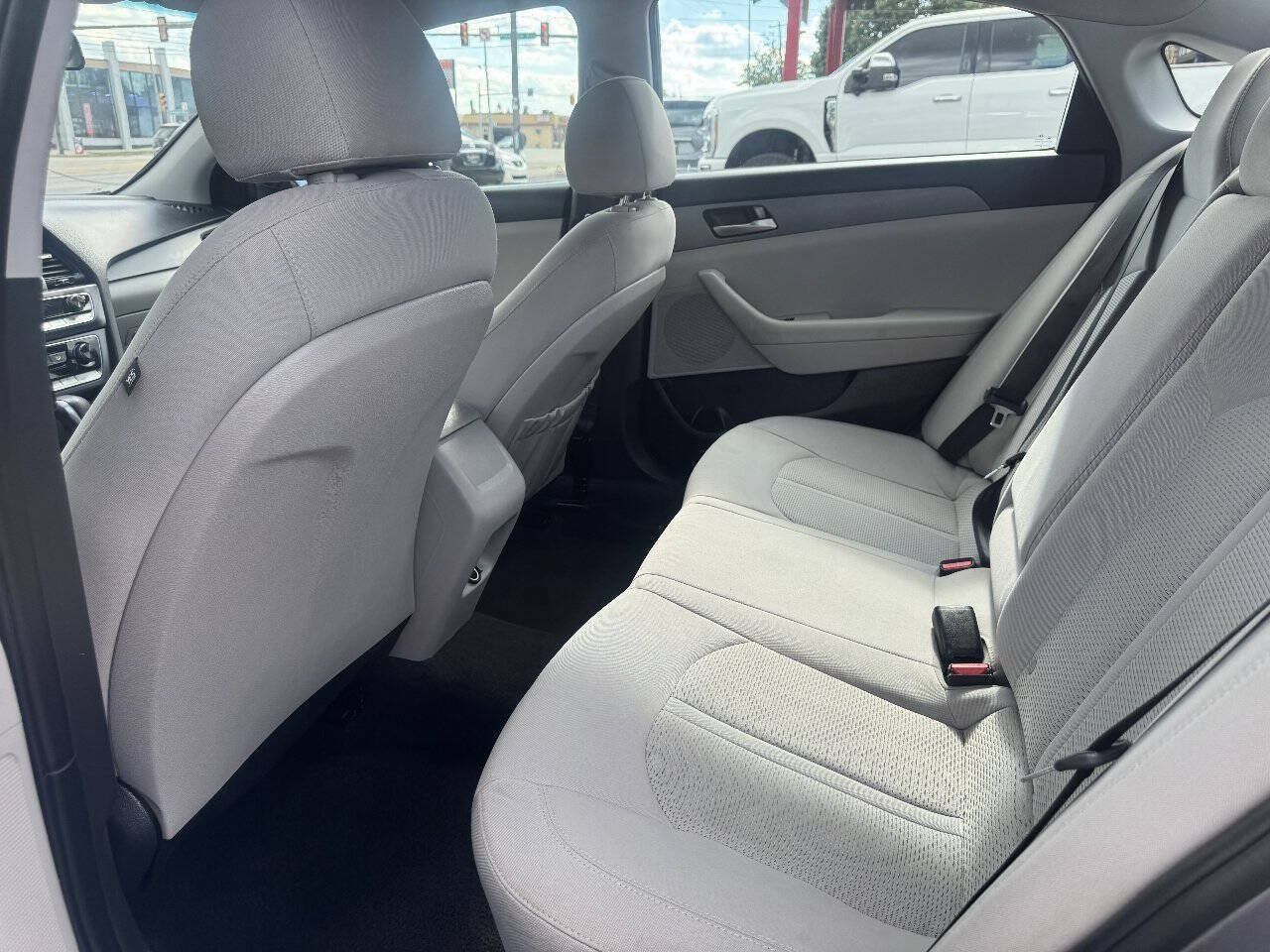 Used 2019 Hyundai Sonata SE FWD image 14