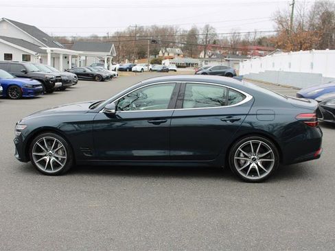 Used 2024 Genesis G70 2.5T image 5