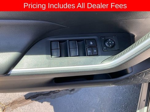 Used 2023 Toyota RAV4 XLE FWD image 4