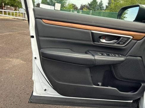 Used 2019 Honda CR-V Touring image 18