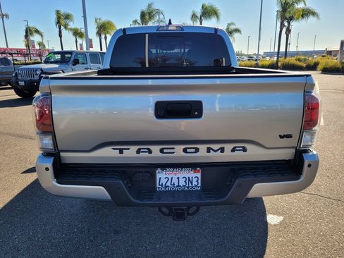 Used 2022 Toyota Tacoma TRD Off-Road w/ TRD Premium Off Road Package AWD/4WD image 5