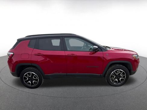 Used 2025 Jeep Compass Trailhawk image 16
