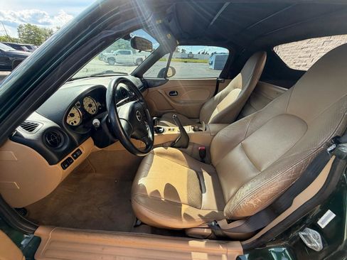 Used 2001 MAZDA MX-5 Miata RWD image 10