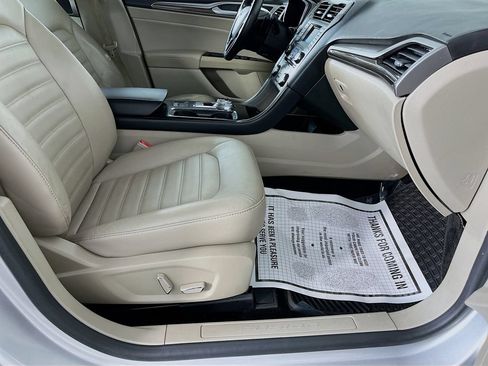 Used 2018 Ford Fusion SE FWD image 33