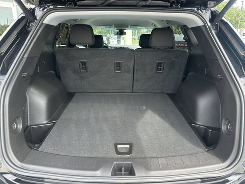 Used 2022 Chevrolet Blazer LT FWD image 32