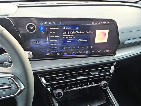 New 2026 Chevrolet Traverse LT image 18