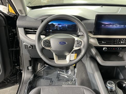 New 2026 Ford Explorer Active AWD/4WD image 11