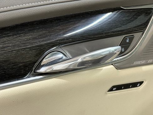 Used 2021 Cadillac XT6 Premium Luxury image 21