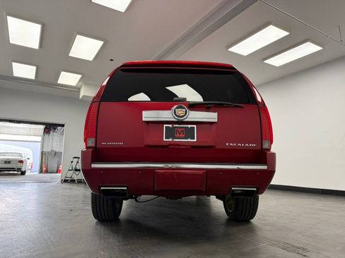 Used 2013 Cadillac Escalade Platinum image 10