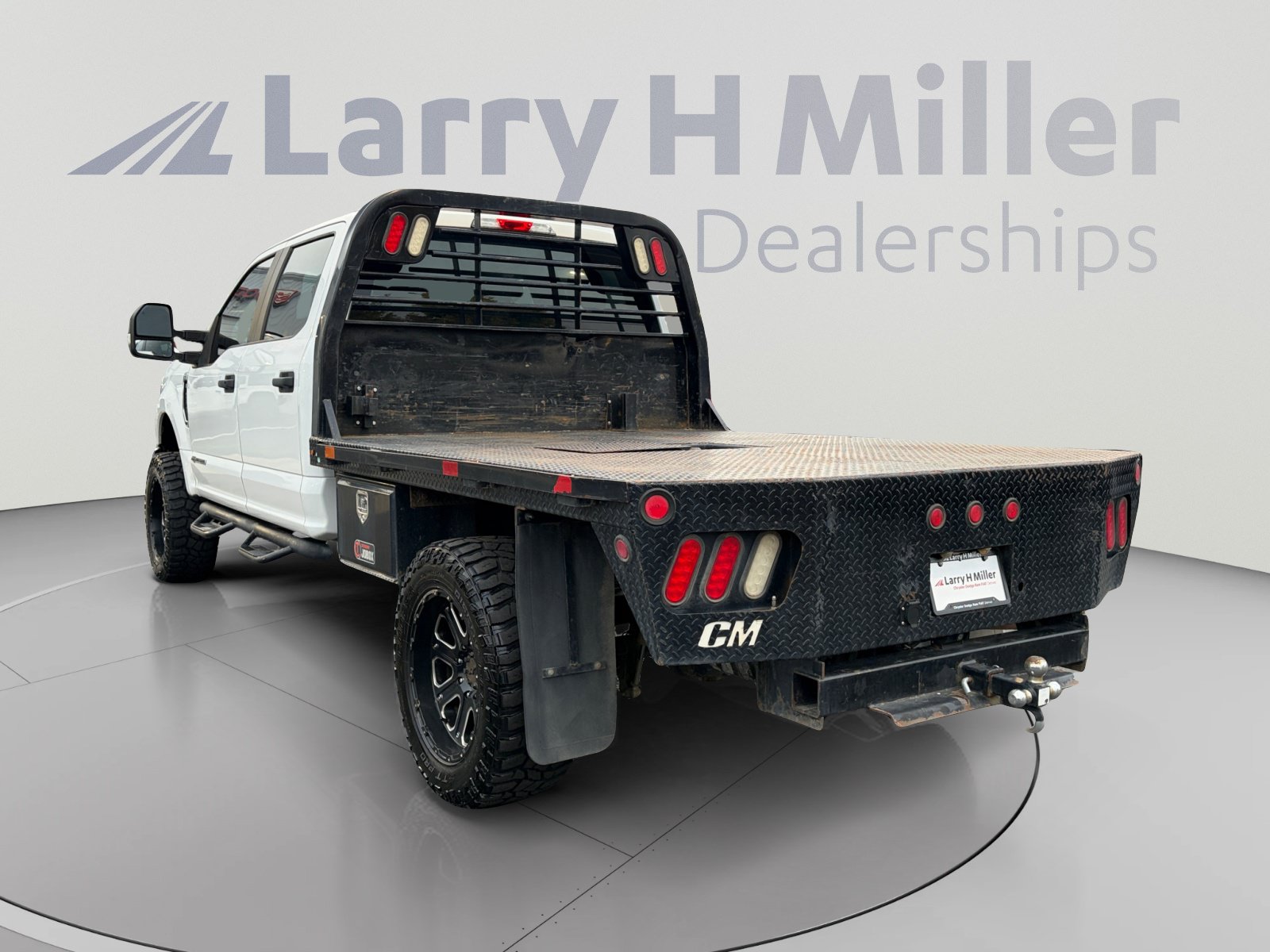 Used 2017 Ford F250 XL w/ Power Equipment Group AWD/4WD image 3