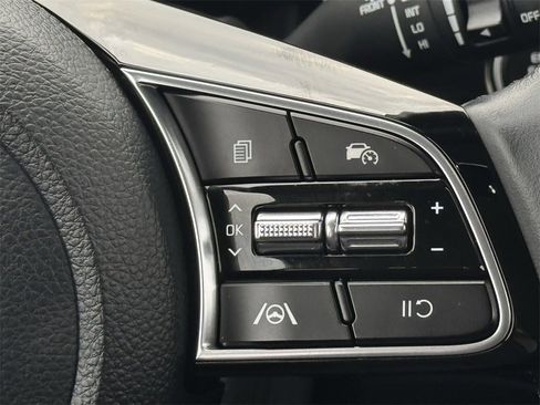 Used 2025 Kia Seltos S image 11