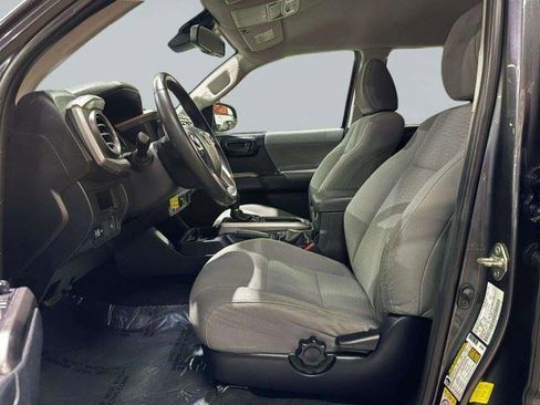Used 2019 Toyota Tacoma SR5 RWD image 28