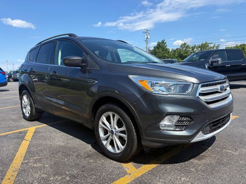 Used 2018 Ford Escape SE AWD/4WD image 4
