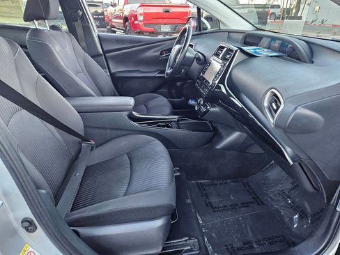 Used 2022 Toyota Prius Prime LE image 18
