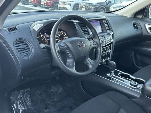 Used 2020 Nissan Pathfinder S image 30