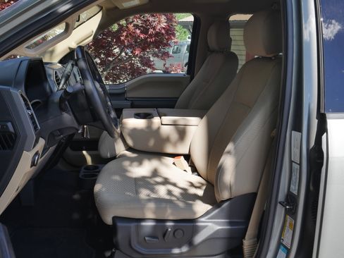 Used 2019 Ford F150 XLT w/ Equipment Group 302A Luxury AWD/4WD image 3