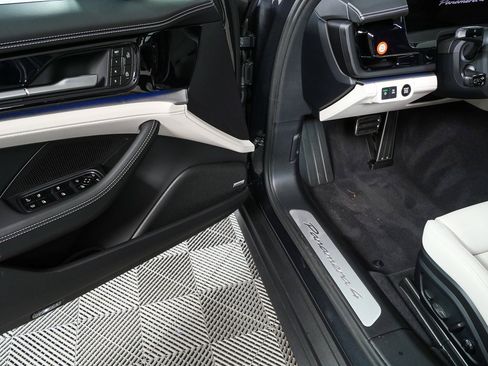 New 2026 Porsche Panamera 4 E-Hybrid image 8