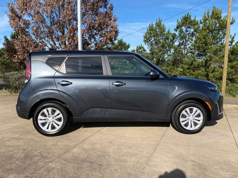 Used 2025 Kia Soul LX image 7