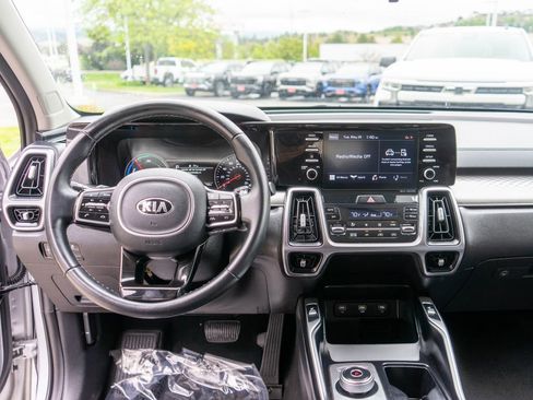 Used 2021 Kia Sorento S FWD image 14