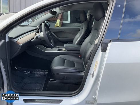 Used 2020 Tesla Model Y Long Range image 14