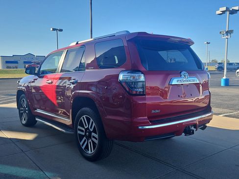 Used 2019 Toyota 4Runner SR5 image 3