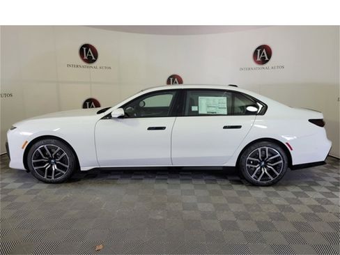 New 2025 BMW 740i xDrive w/ Premium Package image 6