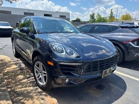 Used 2018 Porsche Macan AWD/4WD image 5