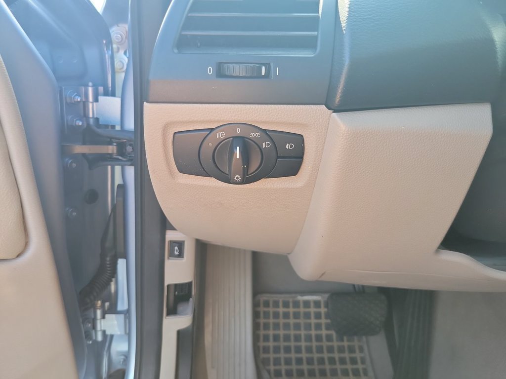 Used 2009 BMW 128i Convertible RWD image 16