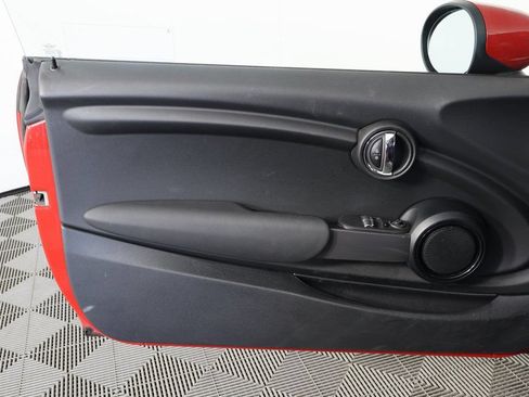 Used 2024 MINI Cooper 2-Door Hardtop FWD image 9