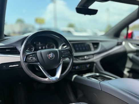 Used 2024 Buick Enclave Premium AWD/4WD image 31