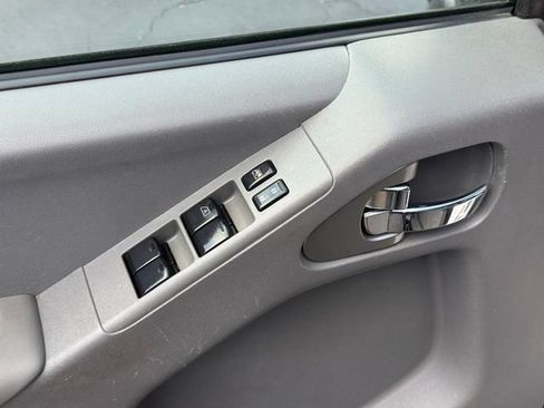 Used 2020 Nissan Frontier SV RWD image 16