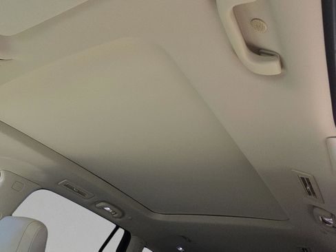 Used 2024 Cadillac XT6 Premium Luxury w/ Technology Package image 15