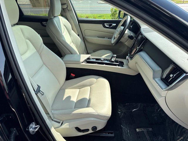 Certified 2023 Volvo XC60 B5 Core w/ Climate Package AWD/4WD image 15