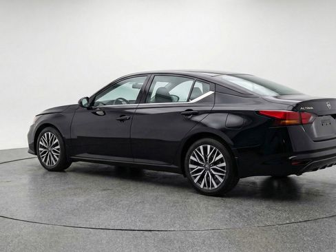 Used 2025 Nissan Altima 2.5 SV image 6
